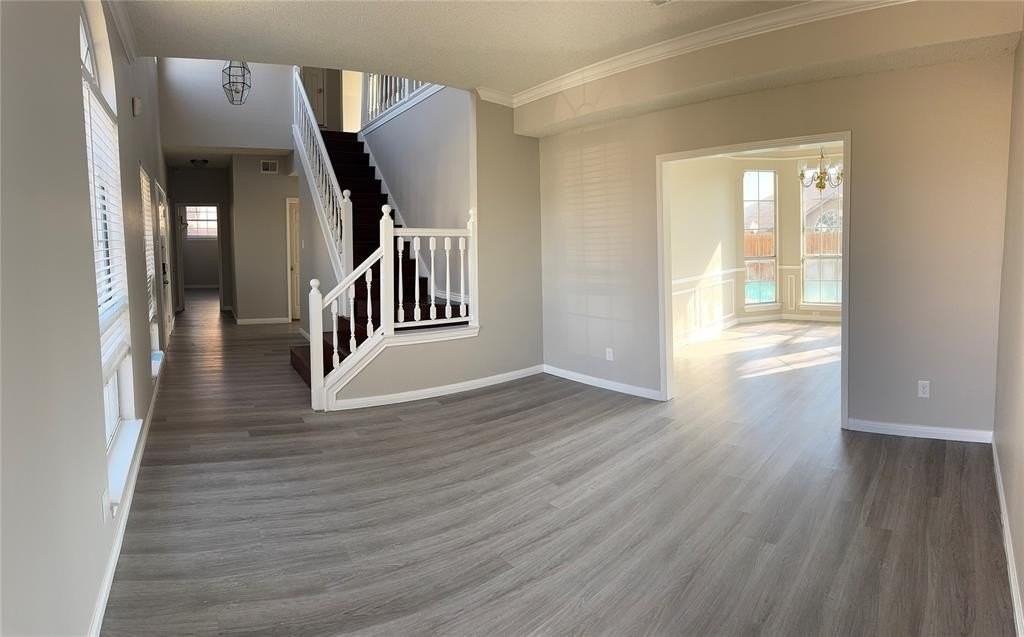 804 Ashburn Pl - Photo 2 of 12