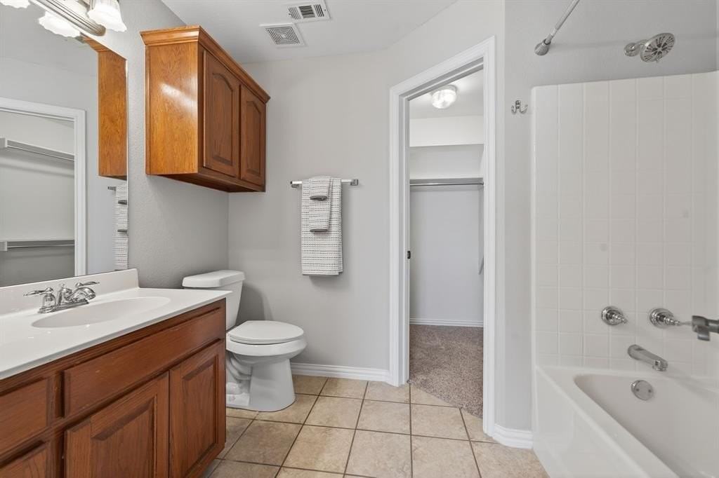 512 Oakridge Dr - Photo 7 of 35