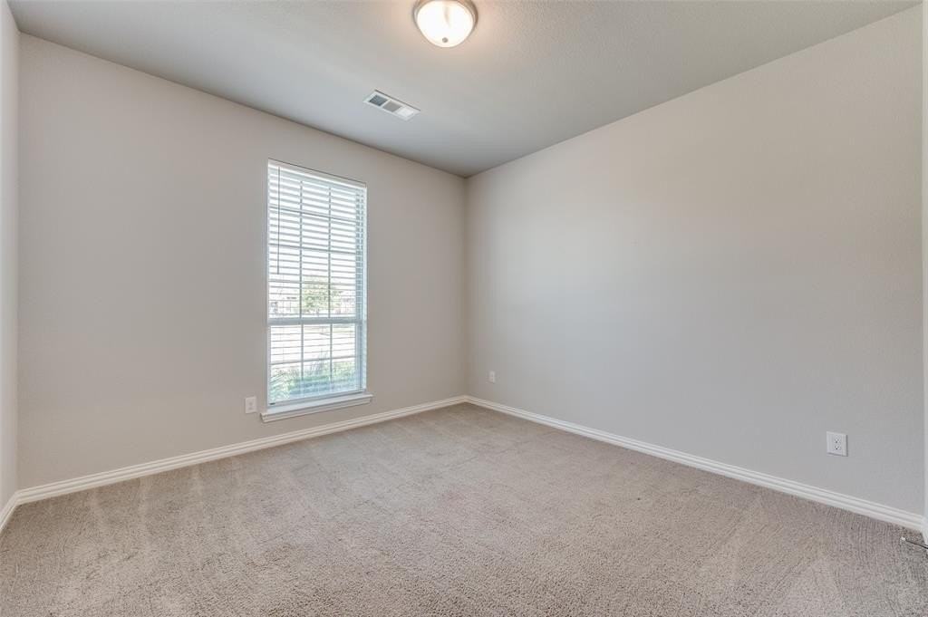 4720 Bonfire Way - Photo 4 of 34