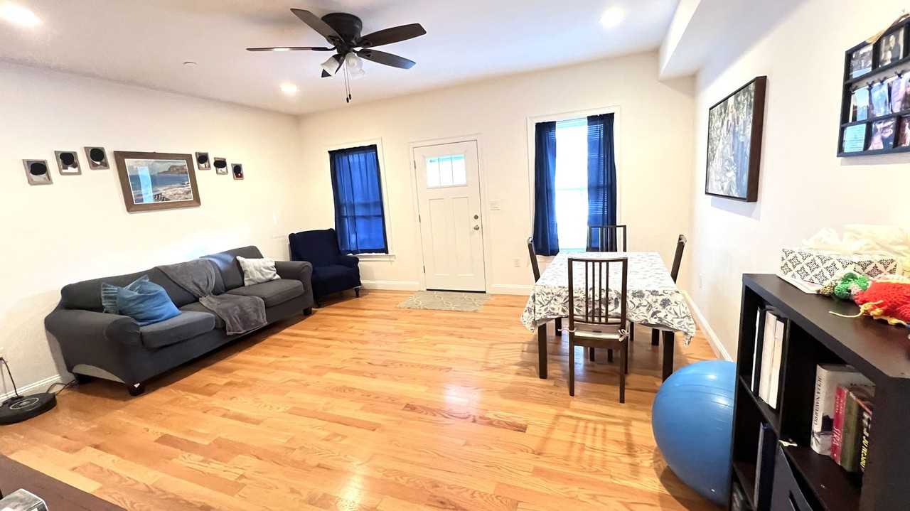 489 Main St #A - Photo 5 of 8