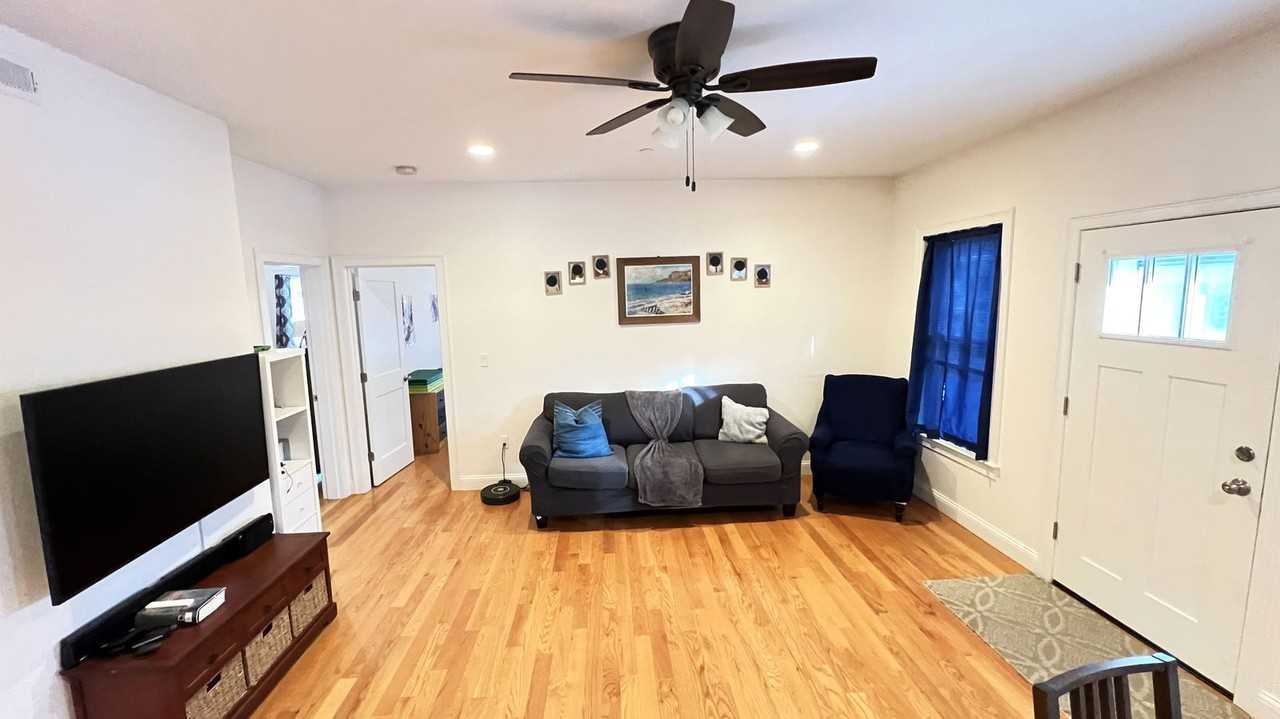 489 Main St #A - Photo 7 of 8