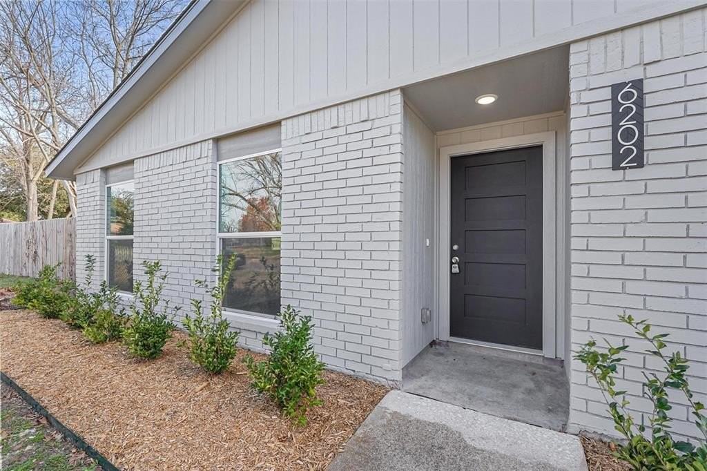 6202 Glenmoor Dr - Photo 3 of 36