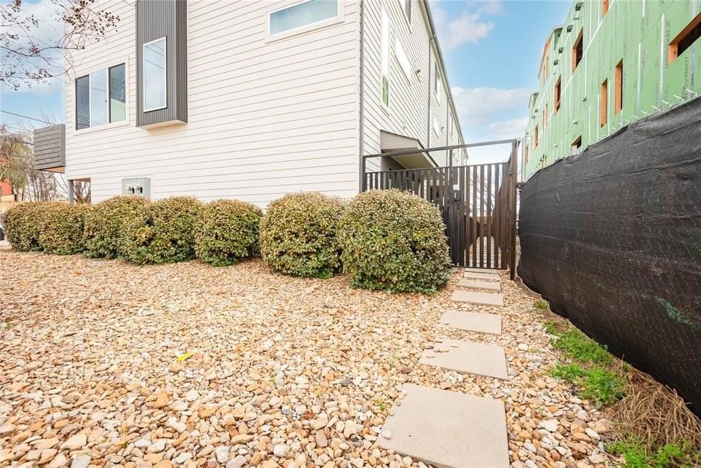 1901 N Carroll Ave #101 - Photo 2 of 30