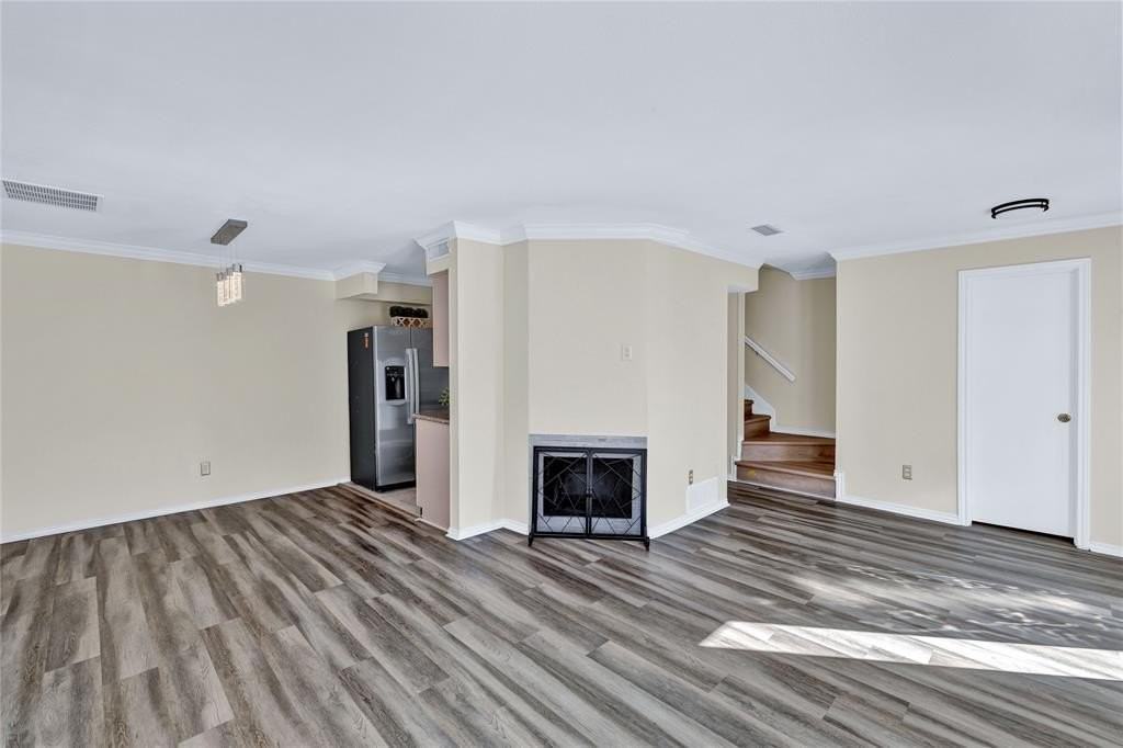 2640 Custer Pkwy #C - Photo 5 of 39