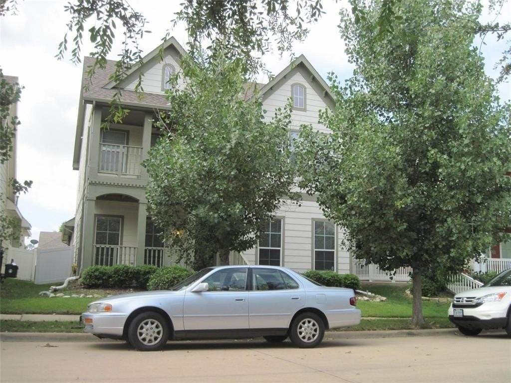 1828 Forsythe Dr - Photo 3 of 27