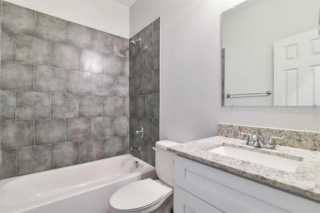 7915 Doreen Ave - Photo 7 of 9