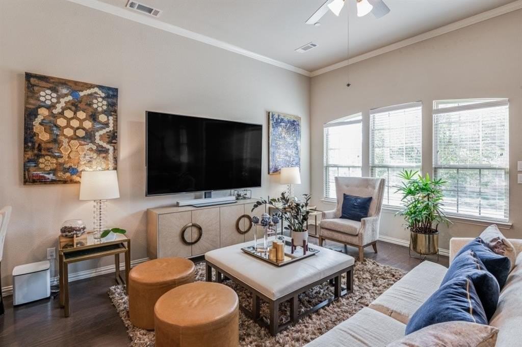 2563 Sarah Ln - Photo 2 of 23