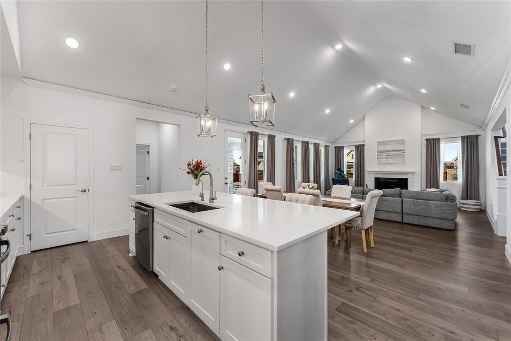 1045 Bleriot Rd - Photo 2 of 30