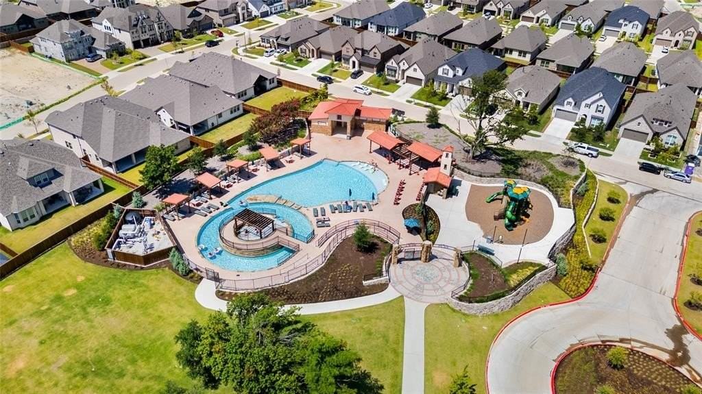 1045 Bleriot Rd - Photo 4 of 30