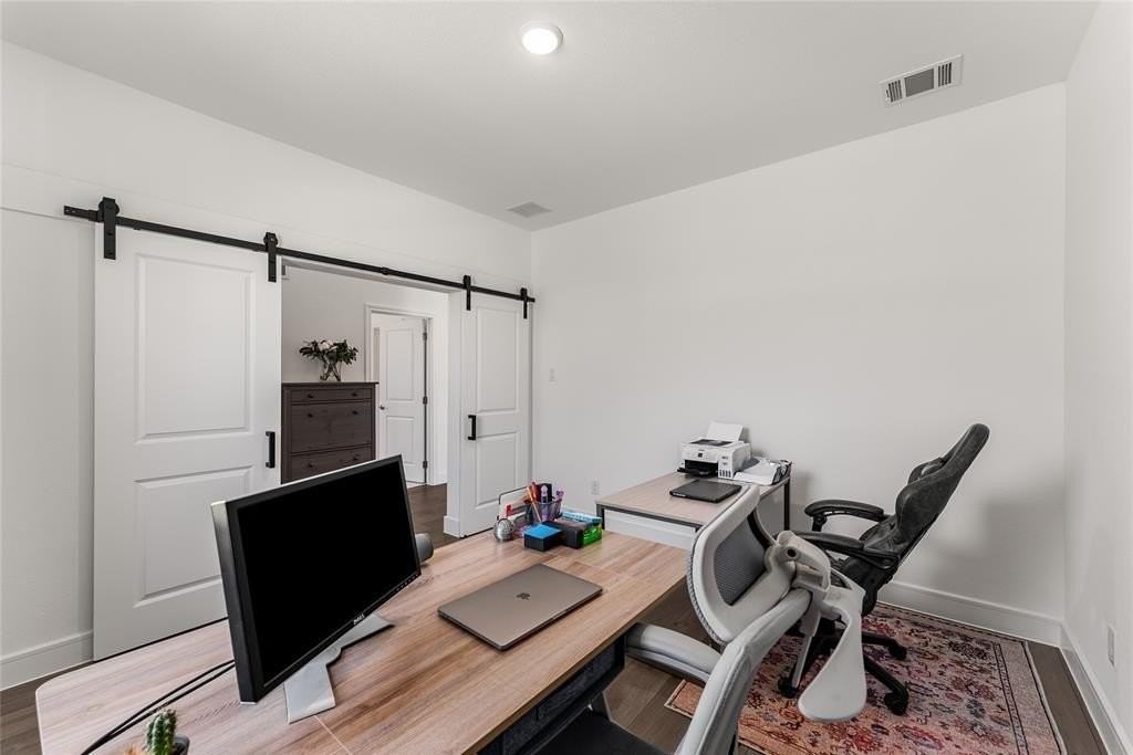 1045 Bleriot Rd - Photo 6 of 30