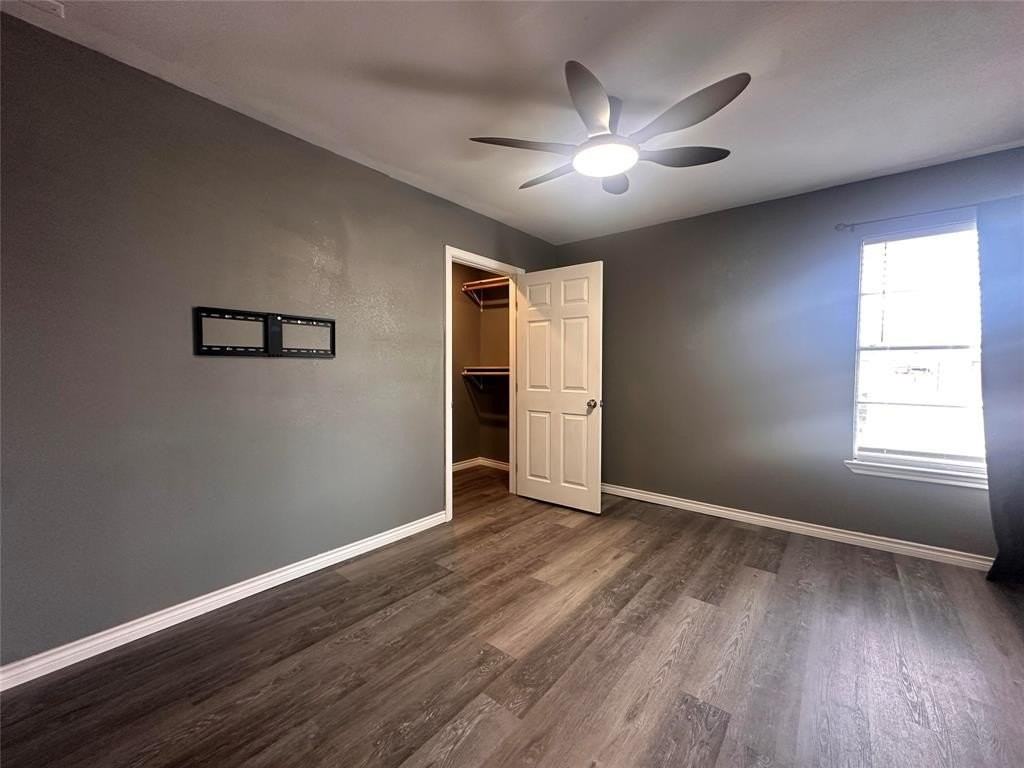 230 Bell St - Photo 7 of 8