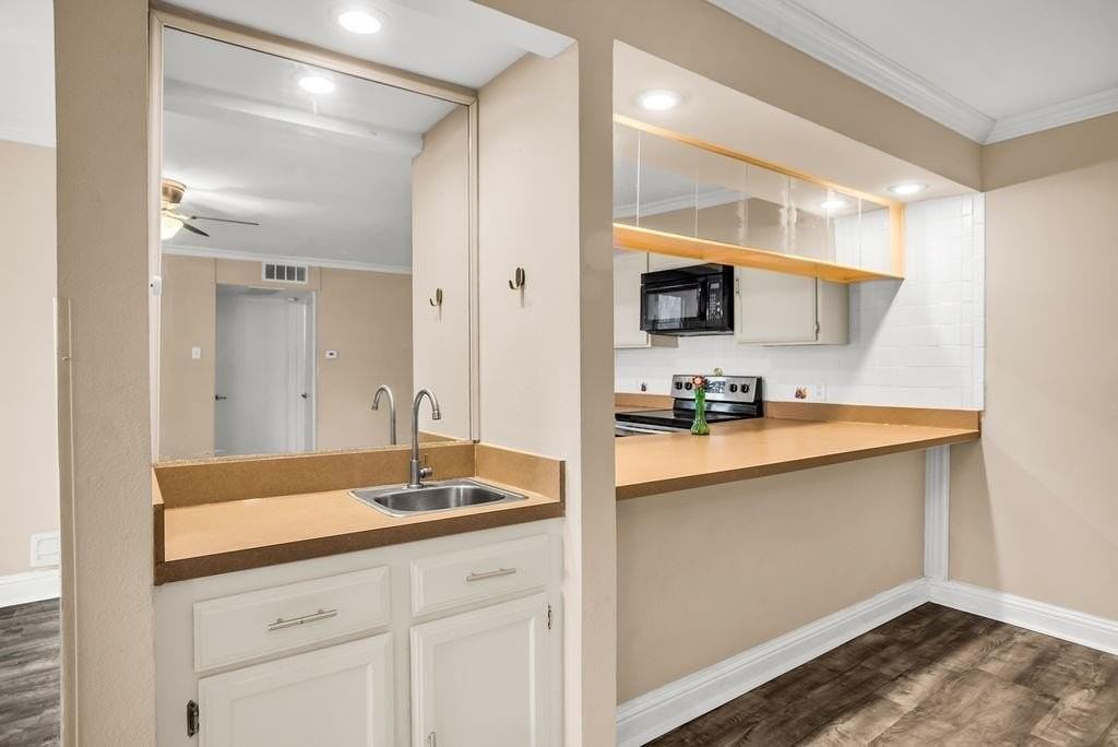 2724 Meadowstone Ct - Photo 7 of 34