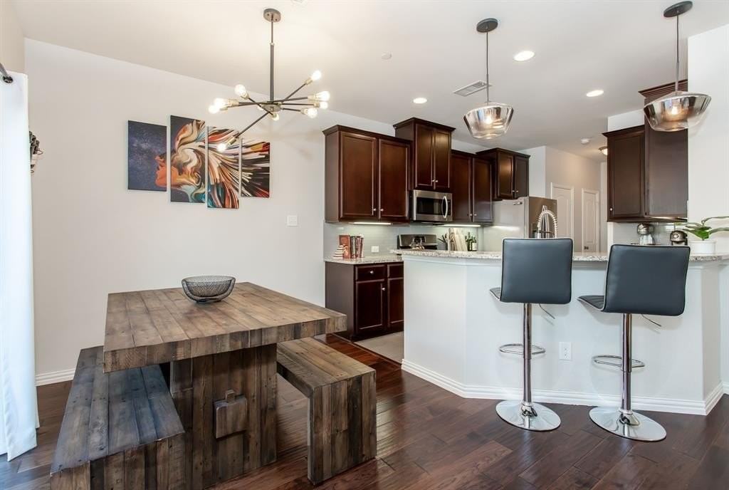 932 Brookville Ct - Photo 2 of 35