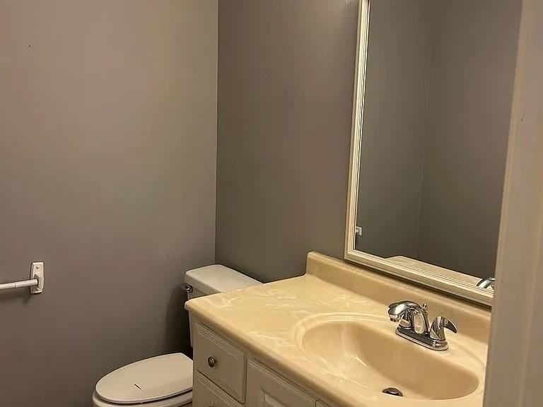 3407 Shenandoah St #B - Photo 7 of 11