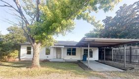 913 W Main St - Photo 1 of 1