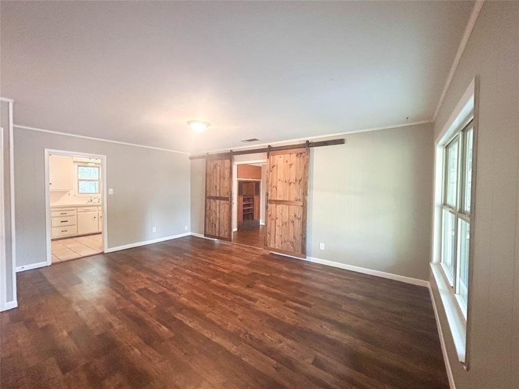 913 W Main St - Photo 4 of 21