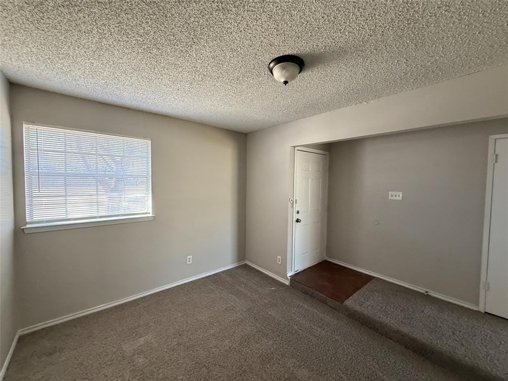 2805 W Ferndale Ln - Photo 3 of 17