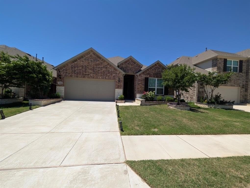 2505 Temple Dr - Photo 2 of 20