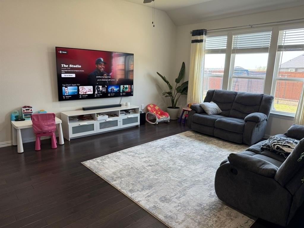 2505 Temple Dr - Photo 3 of 20