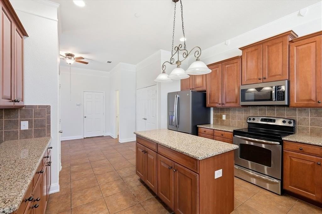 8604 Naomi St - Photo 7 of 28