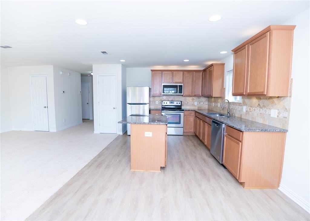 3116 Montserrat Creek Dr - Photo 5 of 26