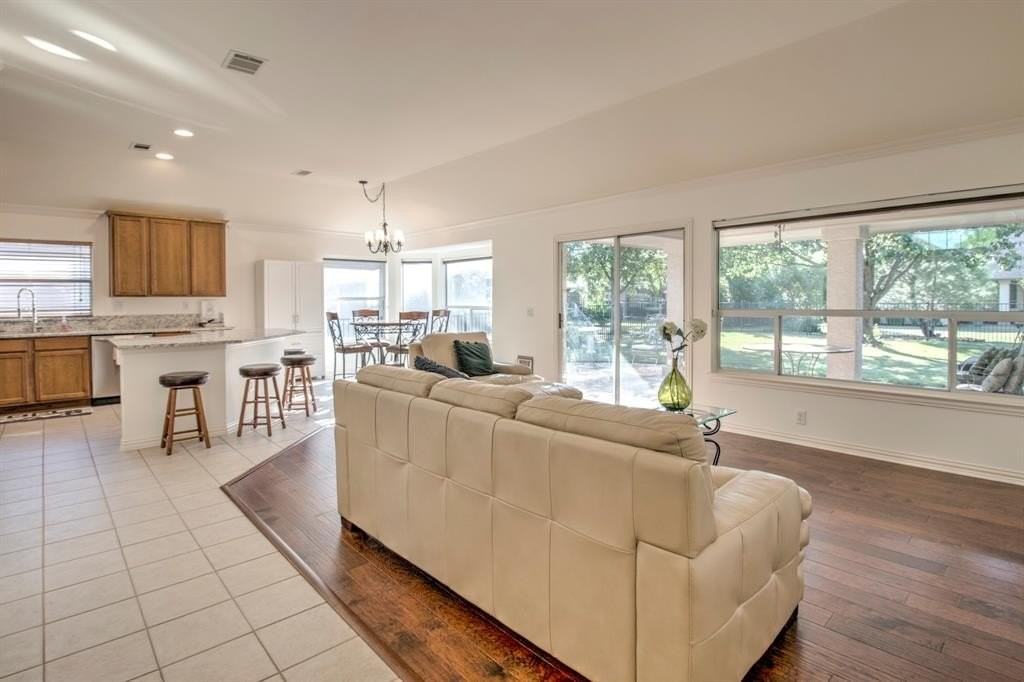 9605 Orangewood Trl - Photo 4 of 14