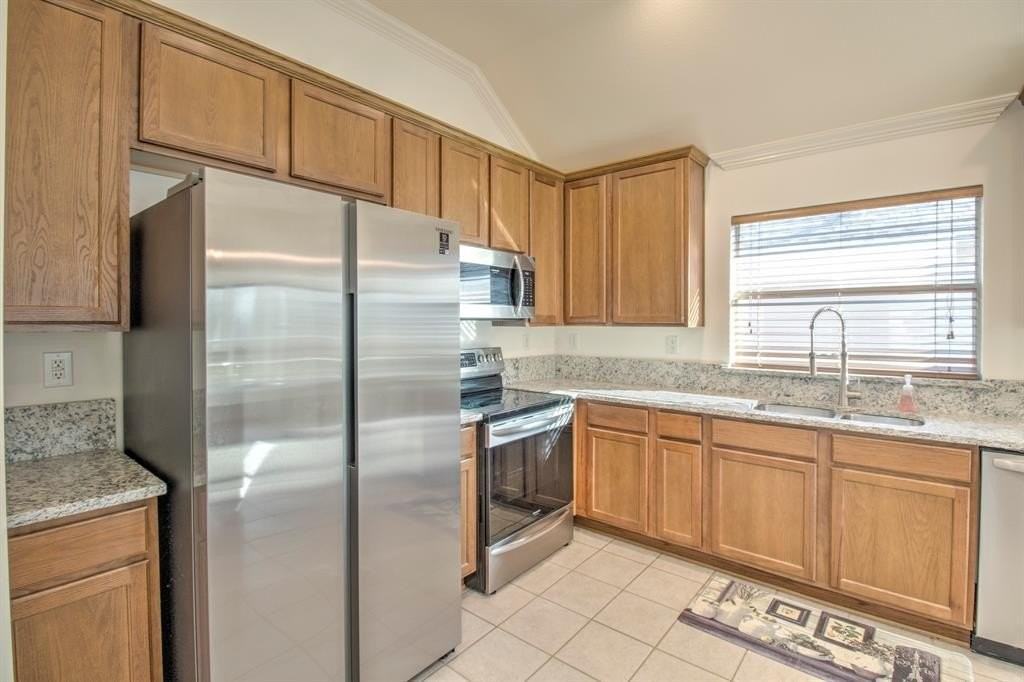 9605 Orangewood Trl - Photo 5 of 14