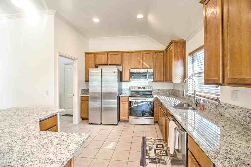 9605 Orangewood Trl - Photo 7 of 14