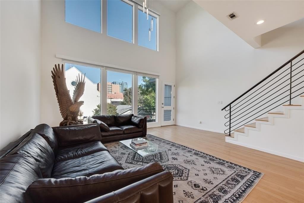 959 W Bluff St #105 - Photo 5 of 22