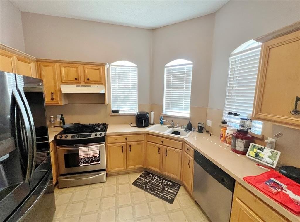 112 Walnut Ln - Photo 7 of 19