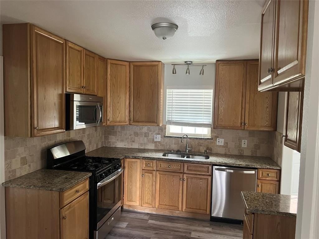 300 Whisenant Dr - Photo 7 of 18