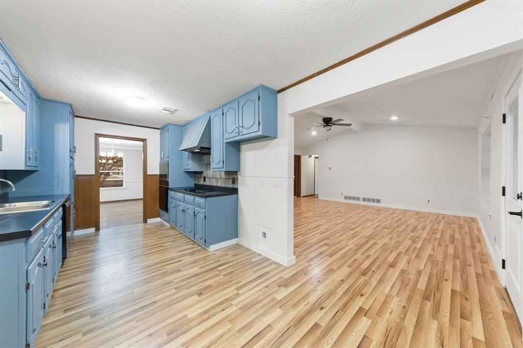 1136 Bear Creek Rd - Photo 5 of 12