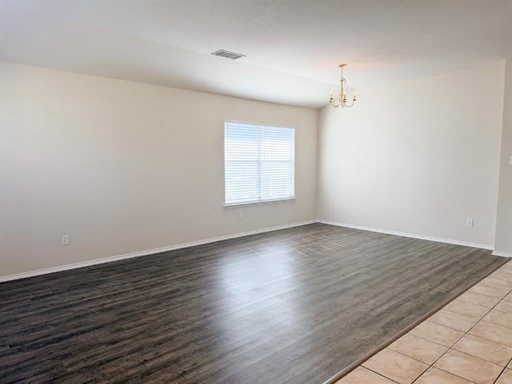 5353 Freestone Dr - Photo 6 of 36