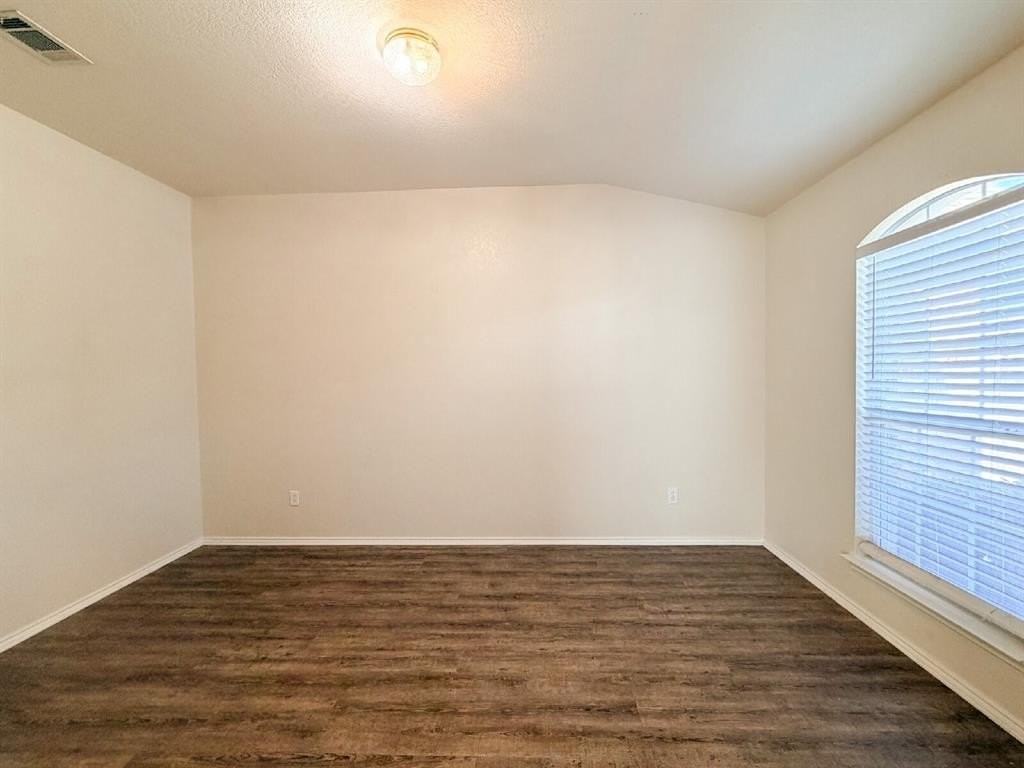 5353 Freestone Dr - Photo 7 of 36