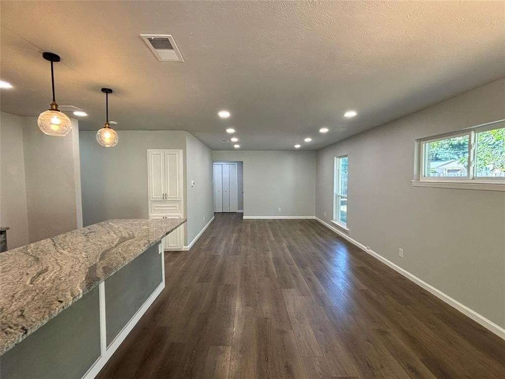 1416 Timberlake Cir - Photo 4 of 16