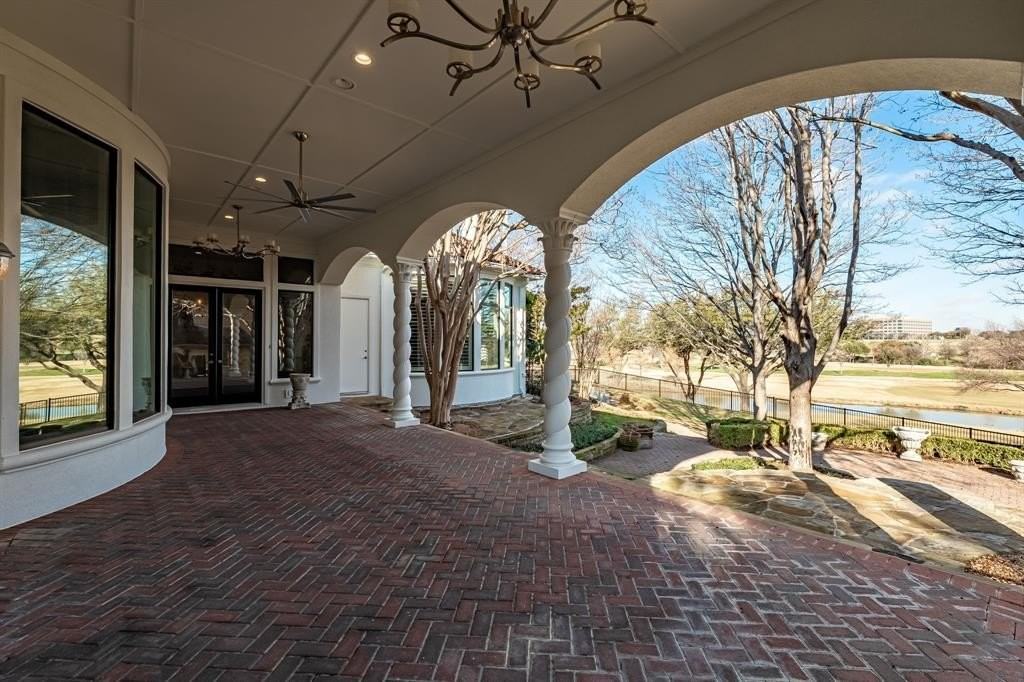 4624 Byron Cir - Photo 4 of 39