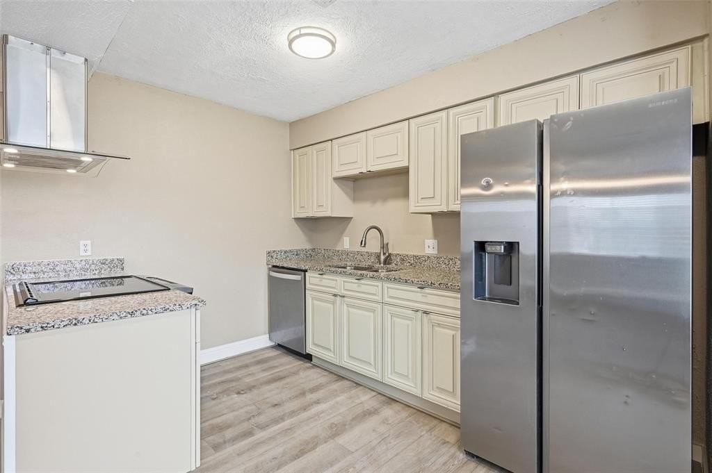 7517 Clover Ln - Photo 5 of 16