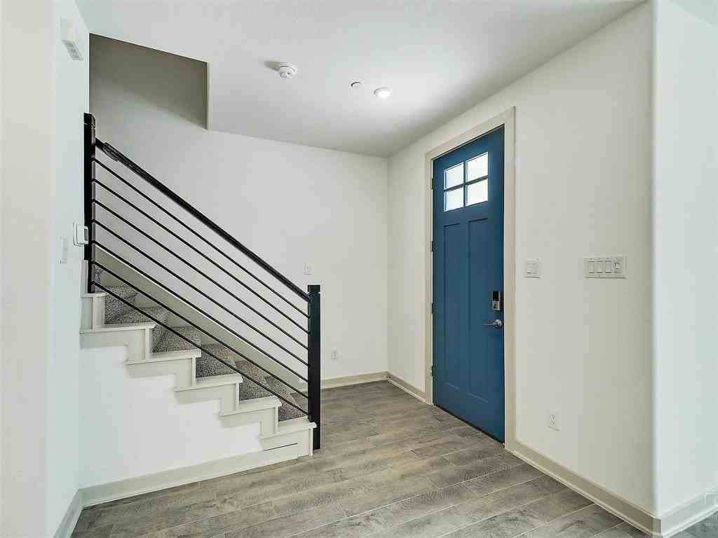 563 Eiseley Dr - Photo 2 of 27