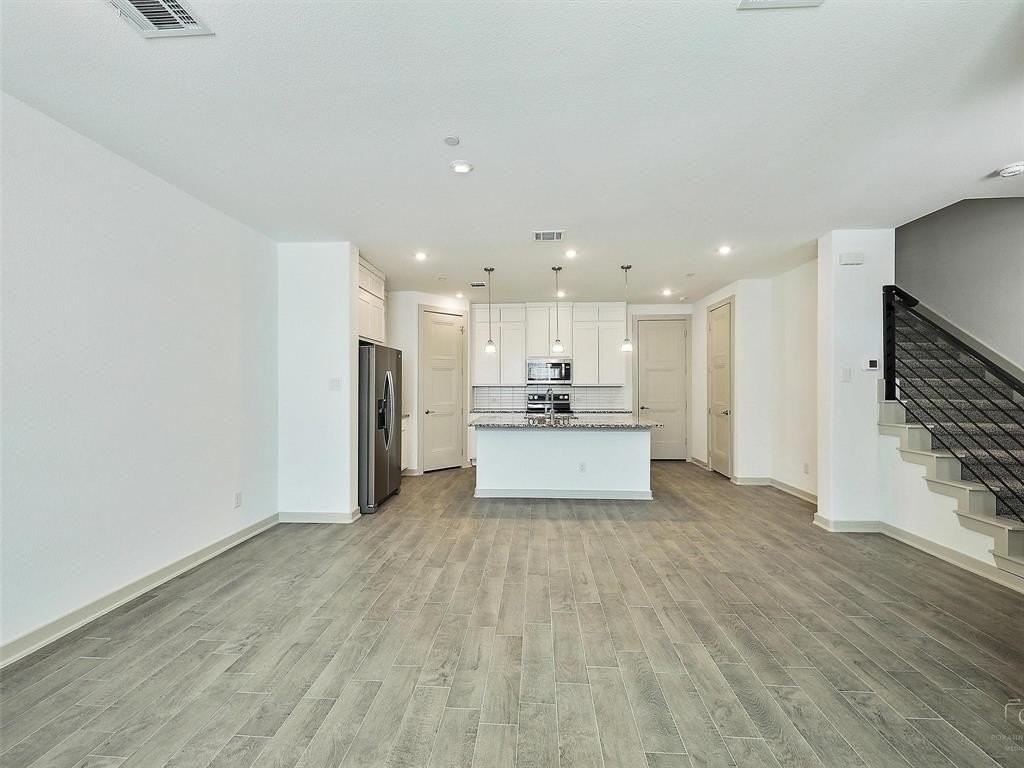 563 Eiseley Dr - Photo 5 of 27