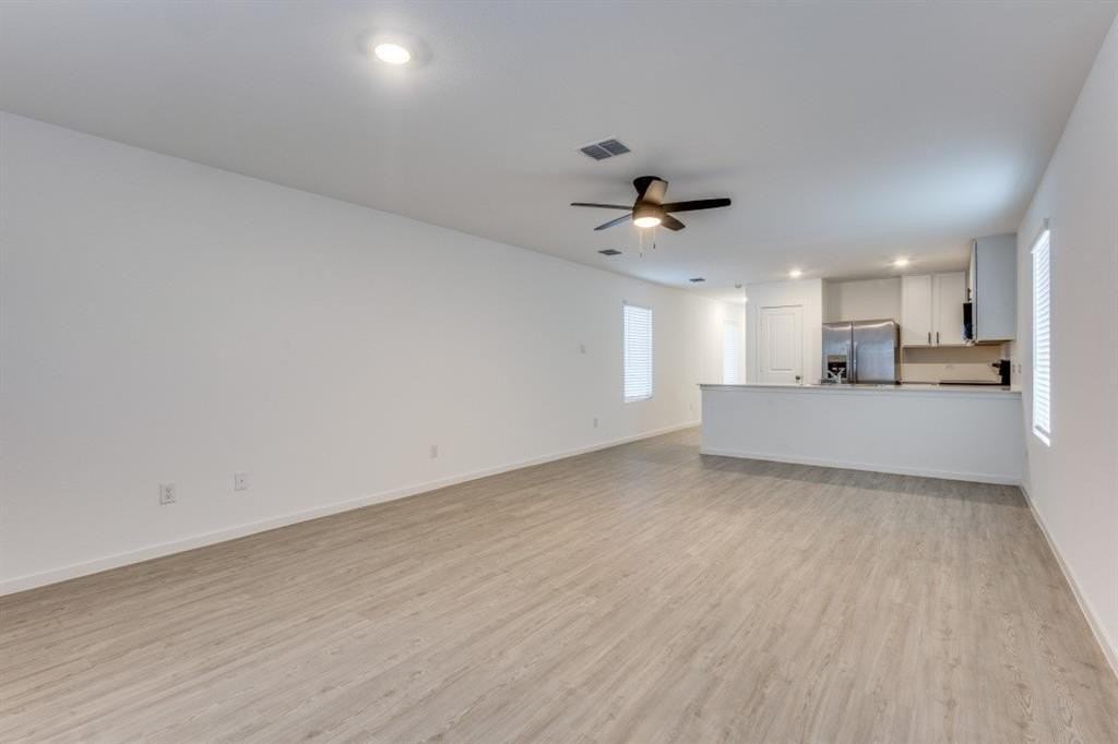 914 Blue Heron Dr - Photo 4 of 14