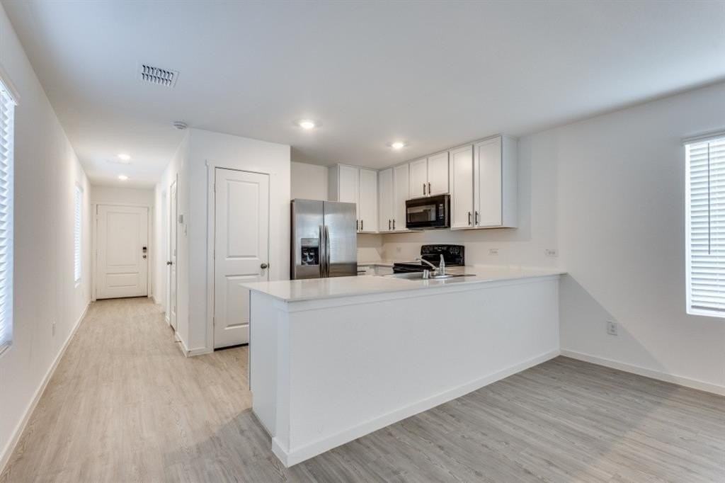 914 Blue Heron Dr - Photo 5 of 14