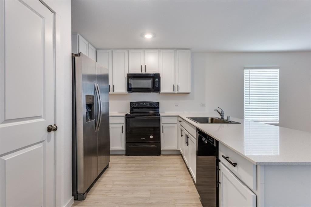 914 Blue Heron Dr - Photo 7 of 14