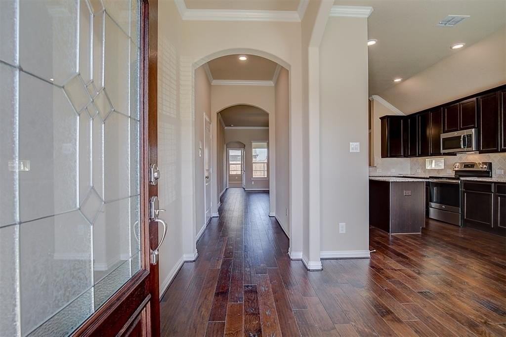 217 Baldwin Dr - Photo 4 of 33