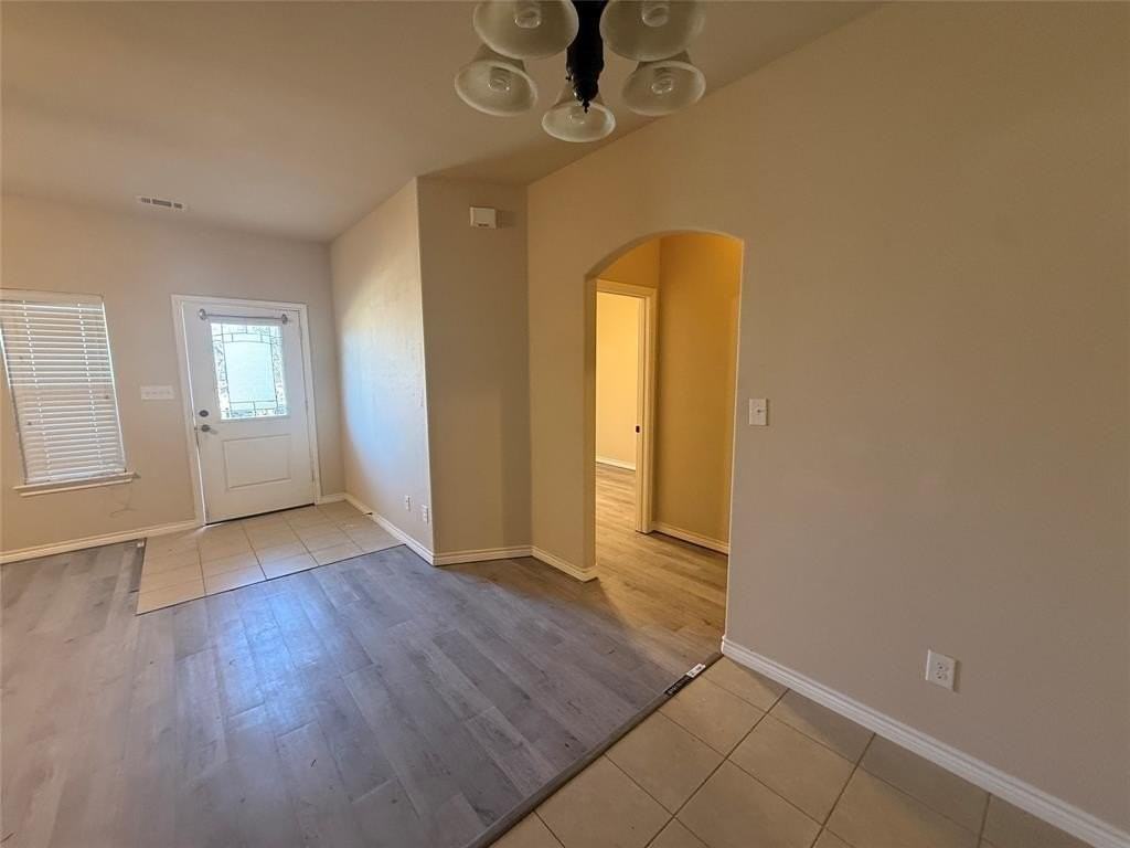 214 N Ricketts St - Photo 3 of 11