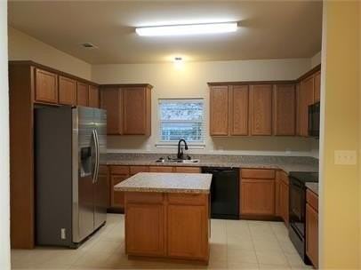 214 N Ricketts St - Photo 4 of 11