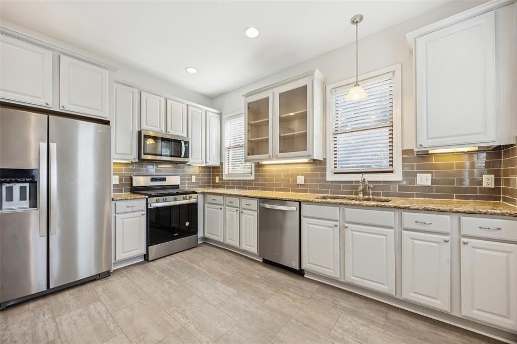 2110 Washington Ave - Photo 3 of 29