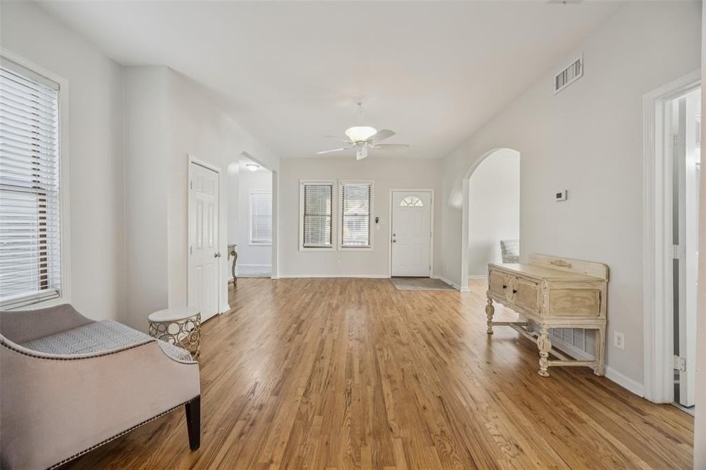 2110 Washington Ave - Photo 6 of 29