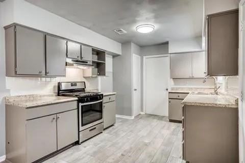 4721 Bucknell Dr - Photo 3 of 7