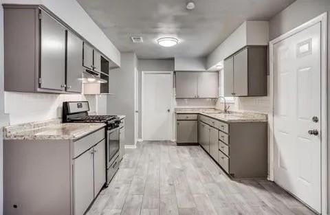 4721 Bucknell Dr - Photo 4 of 7