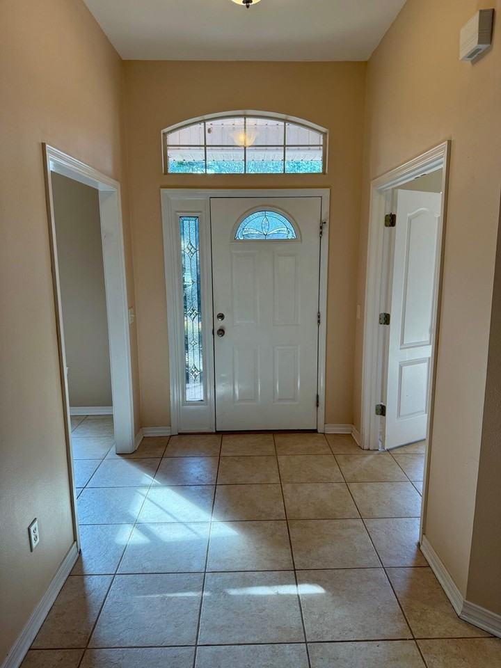 7530 Treasure St - Photo 2 of 32